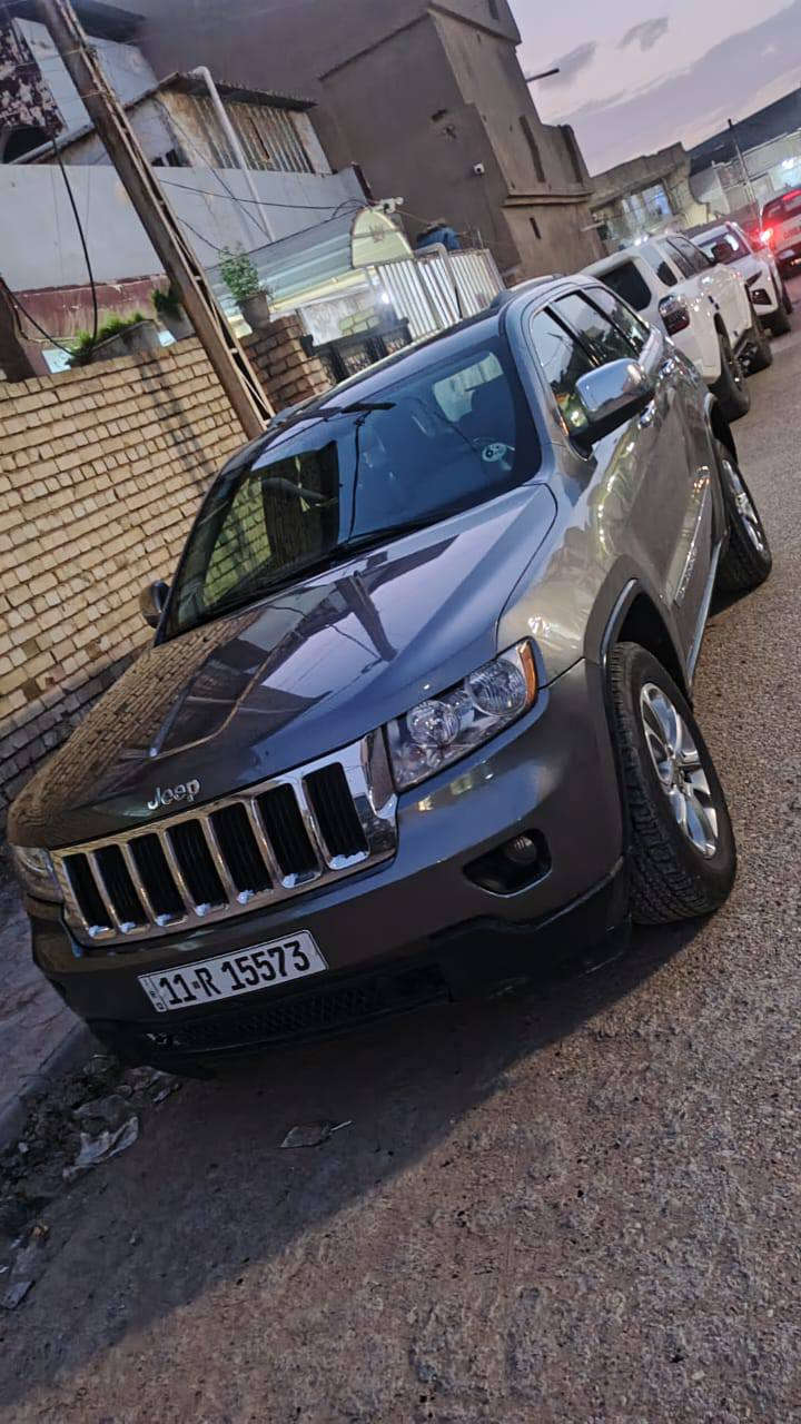 السلام عليكم جيب فول مواصفات  موديل 2011رقم بغداد الجديد ماشيه 78 مكينه 3600مكفوله كير مكفول تبريد ثلج حداديه امامي خلفي جديده سياره جاهزه مكاني واسط عزيزيه السونار مرفق ويه الصور السعر 129وبيه مجال ***********
