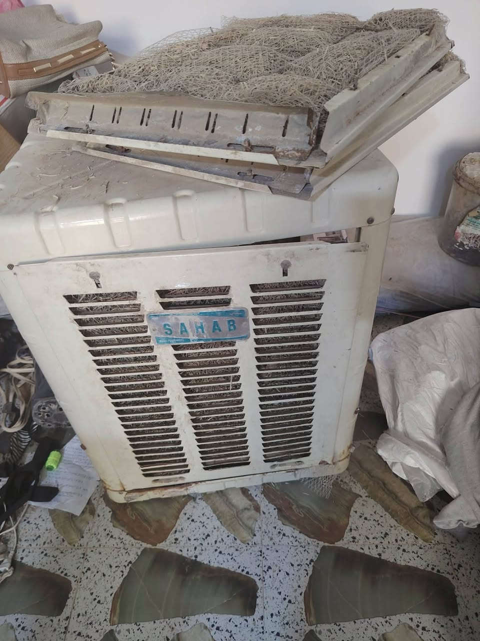 مبرده للبيع شرط الشغل السعر ١٠٠ وبيها مكلف بنشر رقم راعيها ***********
