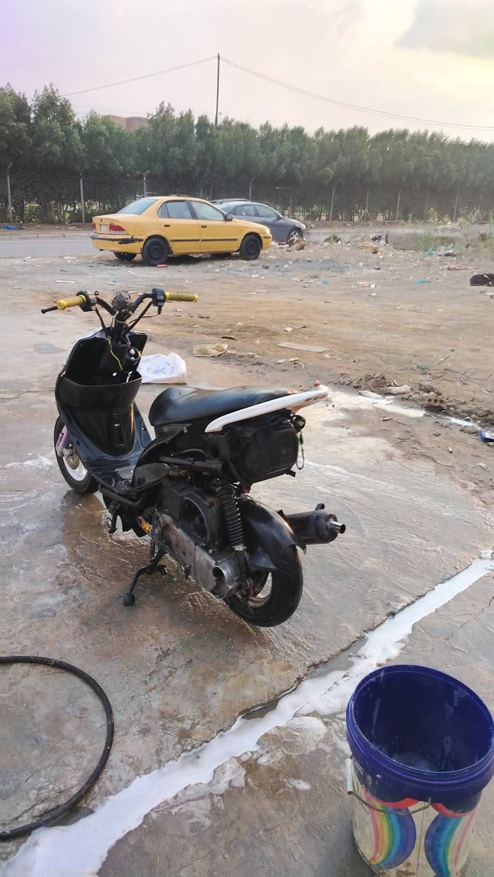 سلام عليكم ماكس للبيع الدراجه بيه هواي تزويد او توني زوددتها ٥٥ الدراجه توني معمرها ضفيره جديده او تواير جدد او لايت عدسه او صدر رياضي او صدر امامي رياضي او صالنصه رياضي او كابريتر جديد الدراجه كامله المكان ناصريه مركز *********** السعر ٤٥٠ او بيها مجال
