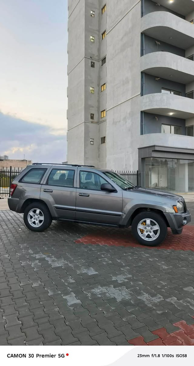 جيب 2007 
فول موصفات بس مو سلايت
محرك 6 شرط لا صرف ولا بخار ولا مفتوح
كير شرط 
صدر امامي خلفي جديد 
كهربيات كامل شغال 
بيه قطتعن صباغ وقطعه تبديل بلادي بدون دواخل بدون ظرب شرط 
سنويه رقم هزة جديد شرط تحويل وكاله
سيارة حيل نظيف ما بيه نقص ربع دينار 
سعر 92 بي مجال 
مكاني كركوك 
*********** كركوك, العراق
