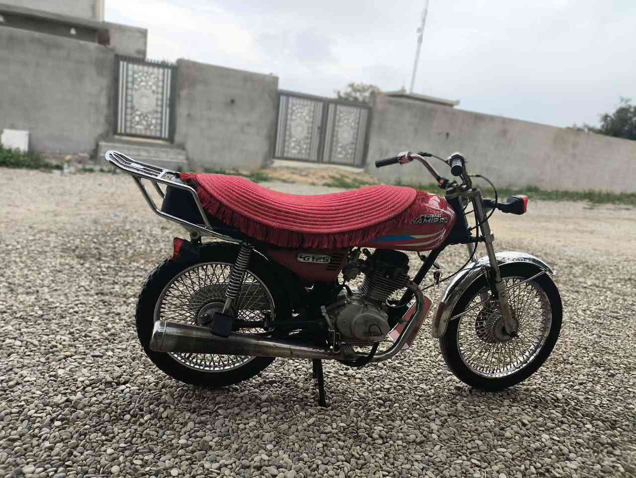 سلام عليكم. دراجه تايكر مديل (2017)  مابي أوراق . ضفير باتري كله جديد مصار 5 أيام شاده. صفحه كلج جديد دراجه خير من الله. سعر. 200 بي مجال لل طيبين. رقم الهاتف. ***********. موجود خاص
