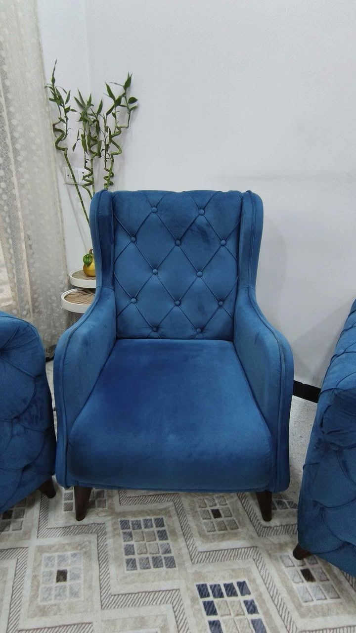 تخم 7 مقاعد للبيع
تخم 7 مقاعد ثقيل جدا للبيع 🏋️‍♂️🏋️‍♀️ماركة عراقية رصينة ( الحسنين) 🎖🏅والي يعرف بالتخومة يعرف شنو هاي الماركة مخمل تركواز الظهر نفس الوجه بالقماش دكم خياط خالي من الكسر فقط بي مكانات اثر قطة وكحة 😹 مثل ما موضح بالصور السعر 350 الف فقط..  العنوان / بغداد / حي الشباب/ المربع الذهبي.. للاتصال والاستفسار على الرقم *********** متوفر واتساب بغداد, العراق
