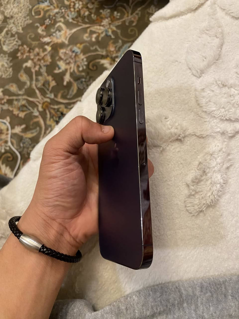 ايفون 14 برو ماكس اخو الجديد وتر بروف لا مفتوح ولا داخل تصليح دبل شريحه ٢٥٦ بطاريه ٨٨٪؜ اصل اخو الجديد الجهاز بدون تصليح!!! شرق اوسط نموذج m سعر الجهاز ٩٠٠ الف وبي مجال بسيط حك الجيه مكاني بغداد العامريه رقم الهاتف ***********
