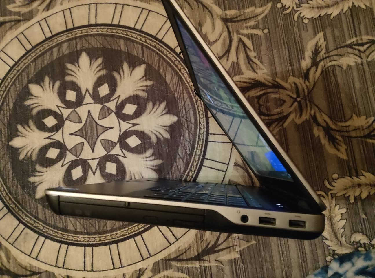 السلام عليكم
لابتوبDELL

مواصفات..

معالجcorei5الجيل الرابع

شاشه FHD

كرت شاشه 

ذاكره 256ssd

رام 8

التواصل واتساب فقط

***********#

##السعر135وبيها مجال
