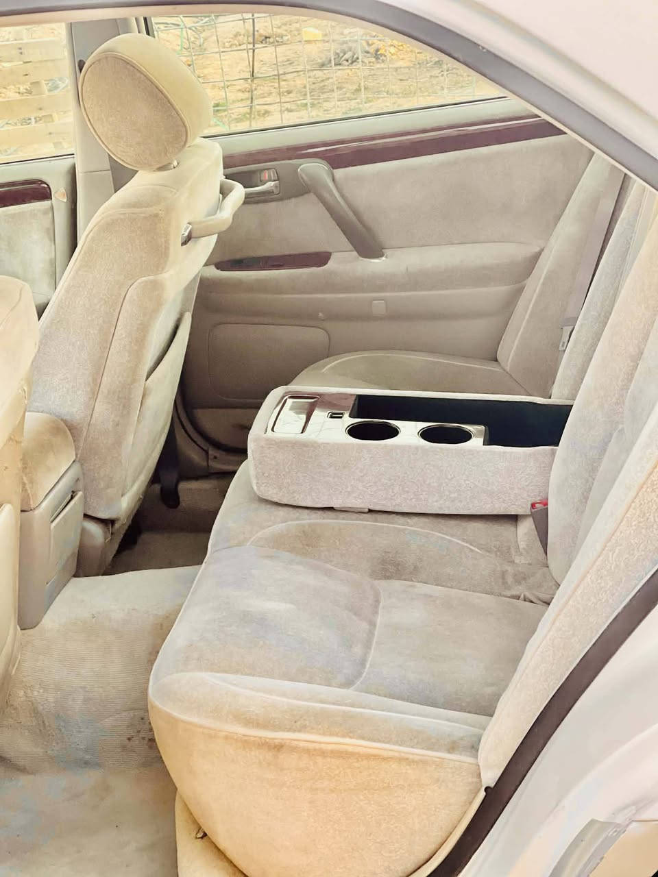 سلام عليكم سياره ملكه للبيع من دكمه لدكمه جاهسه ***********
