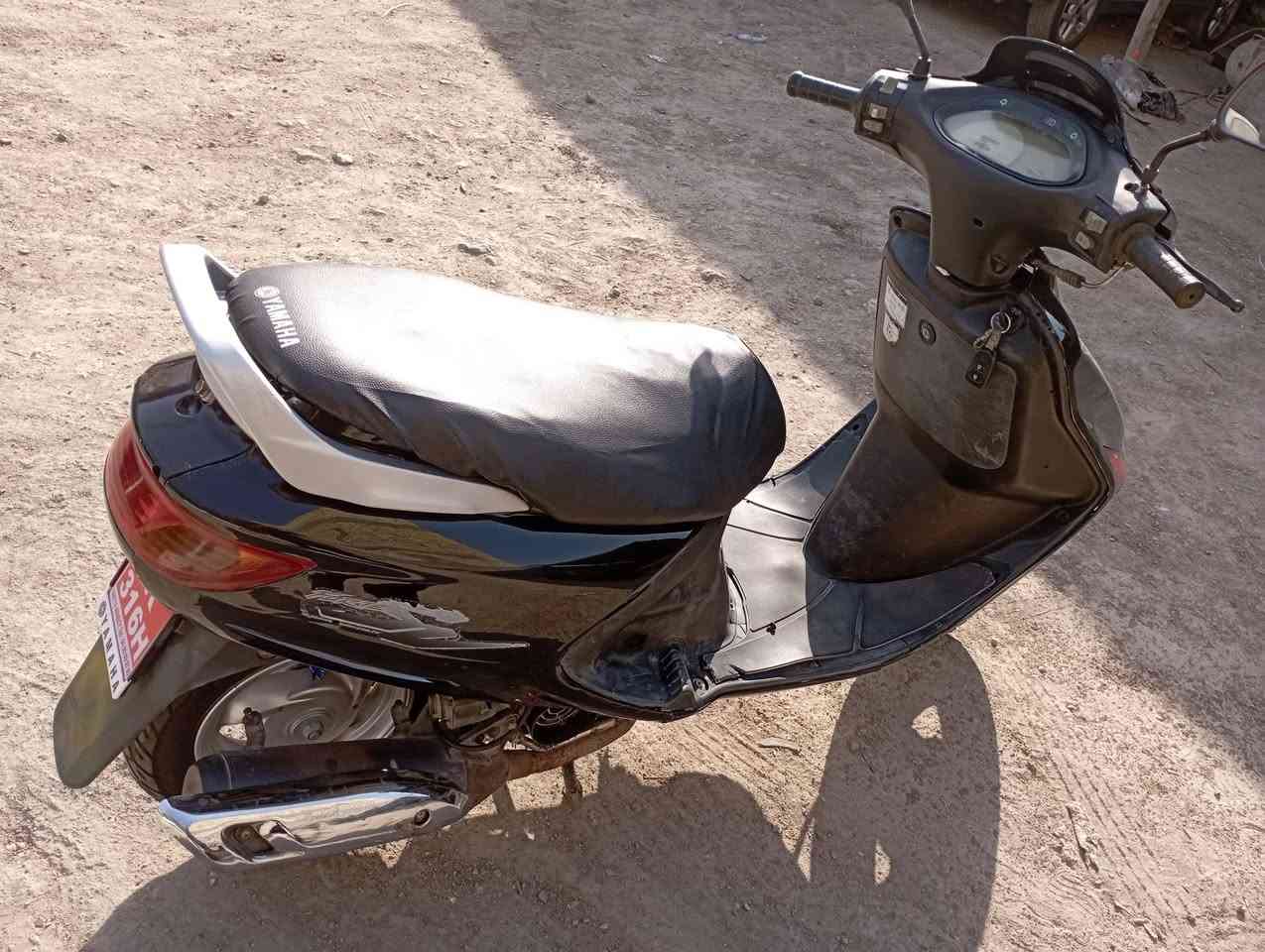 السلام عليكم فراشه للبيع نظيفه بشكل /مفتوحه ولفات بس/ نعومه وشلعه ومعدل سلف وهندر كهربائيات كامله مكاني حله ورديه خارج السعر 400 وبيها مجال بسيط بيع مستعجل 
***********
