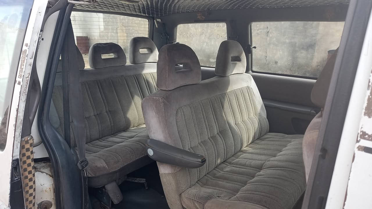 دوج كلايزر موديل ١٩٩٤ محرك كامري تحوير جديد هزة جديدة كهربائية  كلها شغاله  مكان السيارة ديالى السعر ٣٨  للإستفسار ***********
