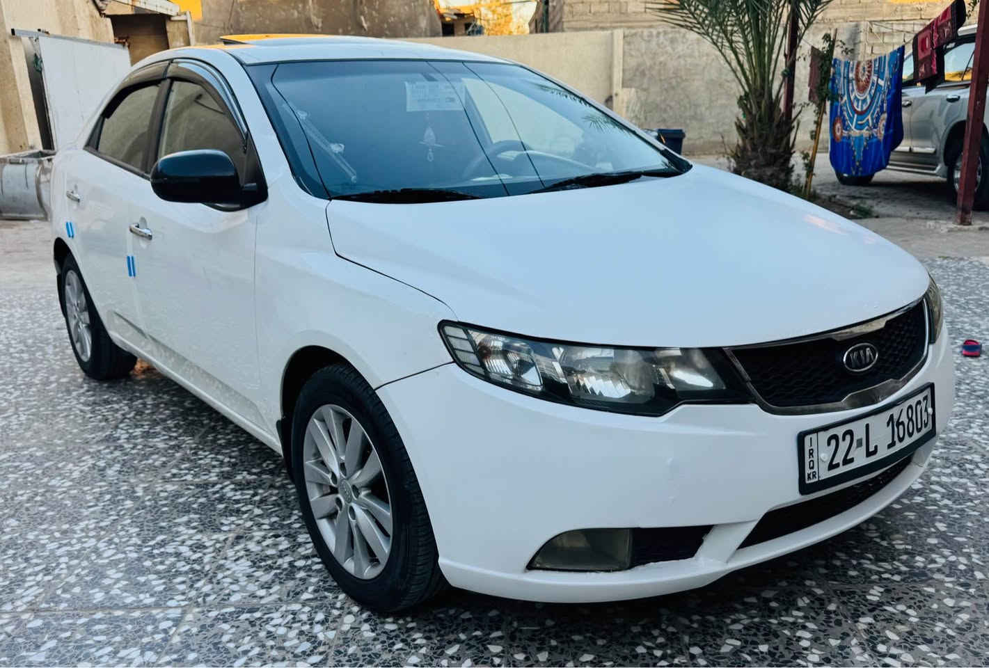 للبيع *********** السعر 91 سيراتو خليجي موديل 2011 رقم  أربيل دولي محرك 1600دوش فول مواصفات 1/1 فتحة بصمةشفتات مري شفط شاشه كامره حساس امامي خلفي بيها صبغ 3قطع ونص سونار مرفق بدون دواخل السيارة كير ومحرك جدد حداديه جديده تخم تاير جديد تبريد ثلج السعر 91 مكان السياره كربلاء المقدسة كربلاء, العراق
