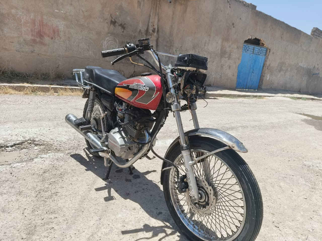 دراجة نامه برو للبيع
تانكي وكشن جديد
طخم ويرات جديد يعوزها فقط لايت
سعرها 250 وبيها مجال 
***********
***********

