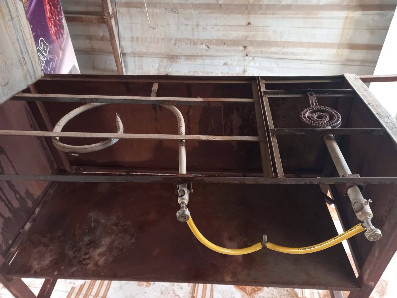 ميز للبيع طوله متر و وربع
و إرتفاع متر - حديد متوسط 

بيه عين تخدير و عين تهدير جبيره
السعر 45 الف

للتواصل 
***********
