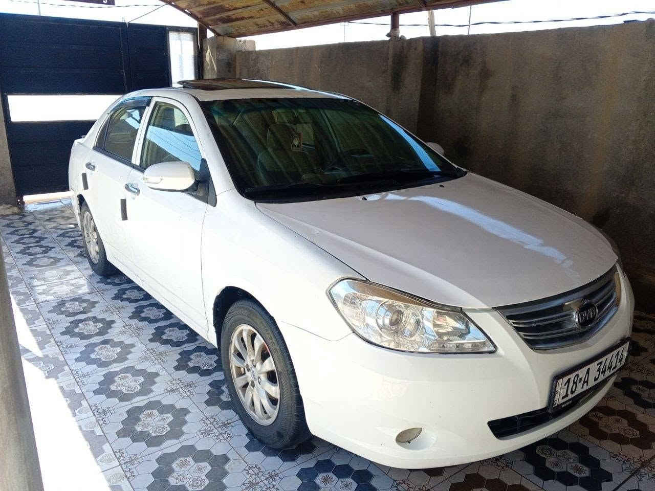 السلام عليكم 
BYD G3 2013 مكينه ياباني كير عادي مكفوله فقط بيه بنيد طاير فول مواصفات فتحة سقف، بصمه، حساسات، شاشه، اشاير بالمري،
 رقم بابل باسمي سنويه لل2029 هزه ماساقطه
سعرها 50 بيه مجال 
للتواصل ***********
