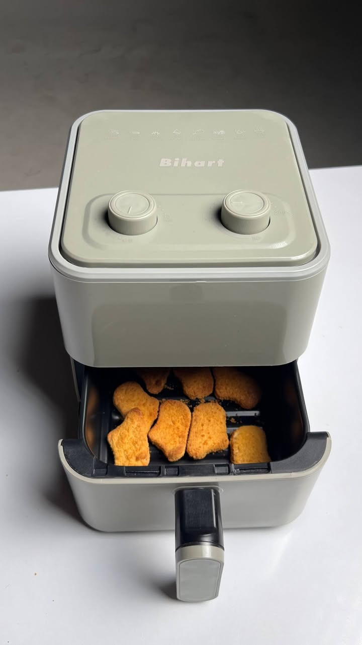 بسعر جدا مناسب وعلى الفحص
🔥 قلاية هوائية Bihart سعه 2 لتر
🍟 طهي صحي بالهواء الساخن بدون زيت
⏲️ تحكم يدوي سهل بالوقت والحرارة
✨ تصميم مدمج وأنيق للمطابخ الصغيرة
🍗 سلة سحب عملية لسهولة الاستخدام
⚡ قدرة 800 واط أداء ممتاز للاستخدام اليومي


**إذا كنت صاحب هذا الإعلان وتريد حذفه لأي سبب، رجاءا أرسل رسالة إلى الدعم الفني**