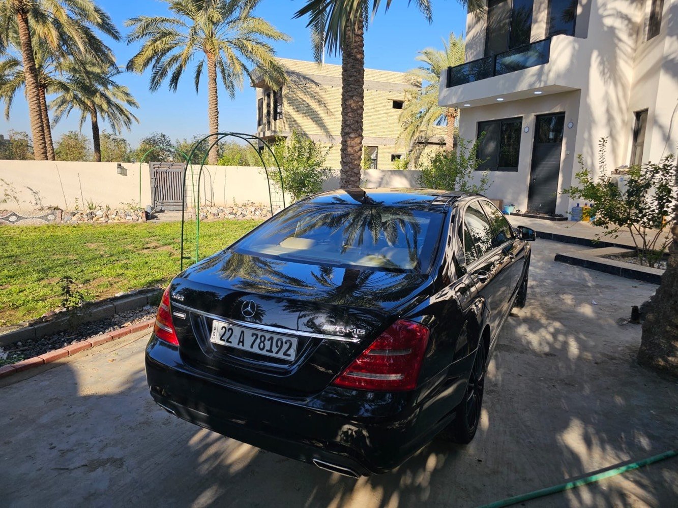 للبيع — Mercedes-Benz S500 موديل 2012

🔥 فخامة ألمانية بسعر فرصة 🔥

🔹 رقم أربيل

🔹 وارد خليجي

🔹 المسافة : 168,000 كم

🔹 اللون: أسود ملكي أنيق

🔹 8 سلندر — أداء قوي وراحة مطلقة

🔹 فل كامل (فتحة سقف – جلد فاخر – تبريد وتسخين مقاعد – شاشة وملاحة – كاميرا – حساسات – تعليق هوائي)

🛠️ ملاحظة بكل شفافية:

تبديل باب الصندوق الخلفي فقط (ضرر بسيط سابق)

عدا ذلك السيارة نظيفة جداً ومحافظة عليها

✔️ محرك وكير وشاصي بحالة ممتازة

✔️ استخدام شخصي

✔️ جاهزة للفحص بأي مكان

✔️ سيارة راكب ومهيأة بدون صرف

💰 السعر المطلوب: 32,000 دولار

سعر مناسب جداً مقابل الحالة والمواصفات — والفحص يثبت

📍 الموقع: بغداد قرب بسماية

📞 للتواصل: ***********