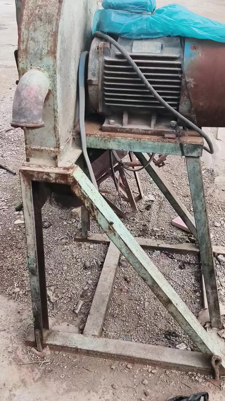 بسم الله توكلت على الله
تورنه البيع صناعه نكليزي طولها متروربع وطاحونه شغاله 30حصان الفره3000اول ماينطلق يشتغل الفره1500وينطلق3000وهزازالطاحونه سعر8مليون وربع250الستفسارعل رقام مكلف بنشر‏‪***********‬‏//***********
