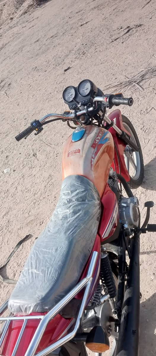 دايون للبيع 2018كلك بيها بليته ورقم شاصي مكينه مكفوله كهربايات كلها شغاله رونات هورن اشاير كلها شغله متصرف عليها ربع تايرات جوبلس ماناقصه برقي سعر 500وبي مجال  مكاني طريق كربلاء نجف عمود876 رقم ***********
