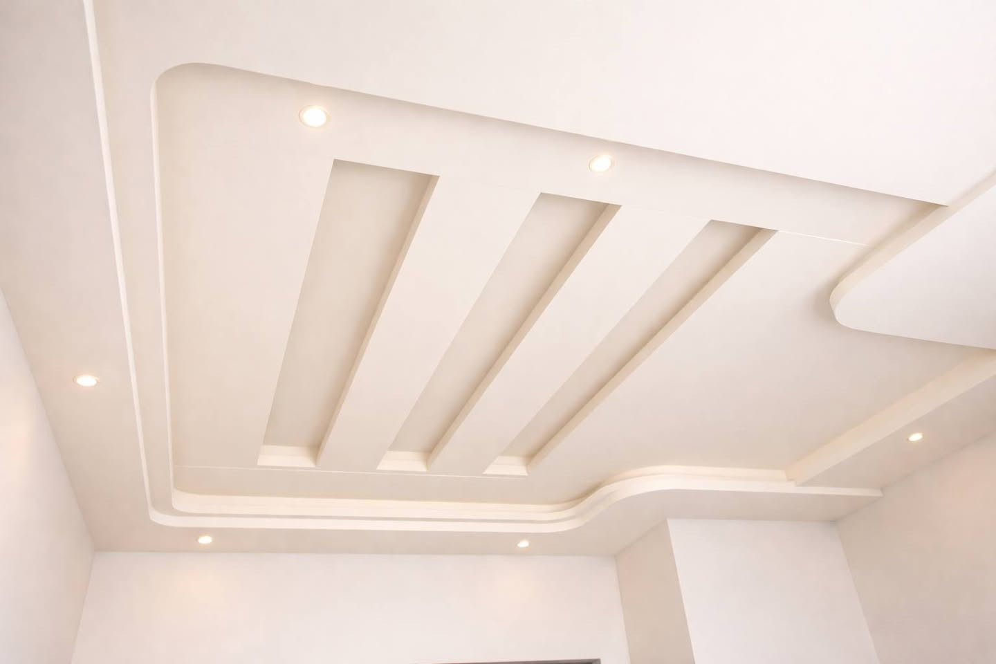 سلام عليكم 
عرض خاص 💯 

على جميع الديكورات والاصباغ 

السقف ثانوي المتر ب10 آلاف كامل 

الجبسن بورد المتر ب20الف كامل 

وخصم على جميع الاصباغ 

عملنا في كربلاء فقط 

***********

***********
