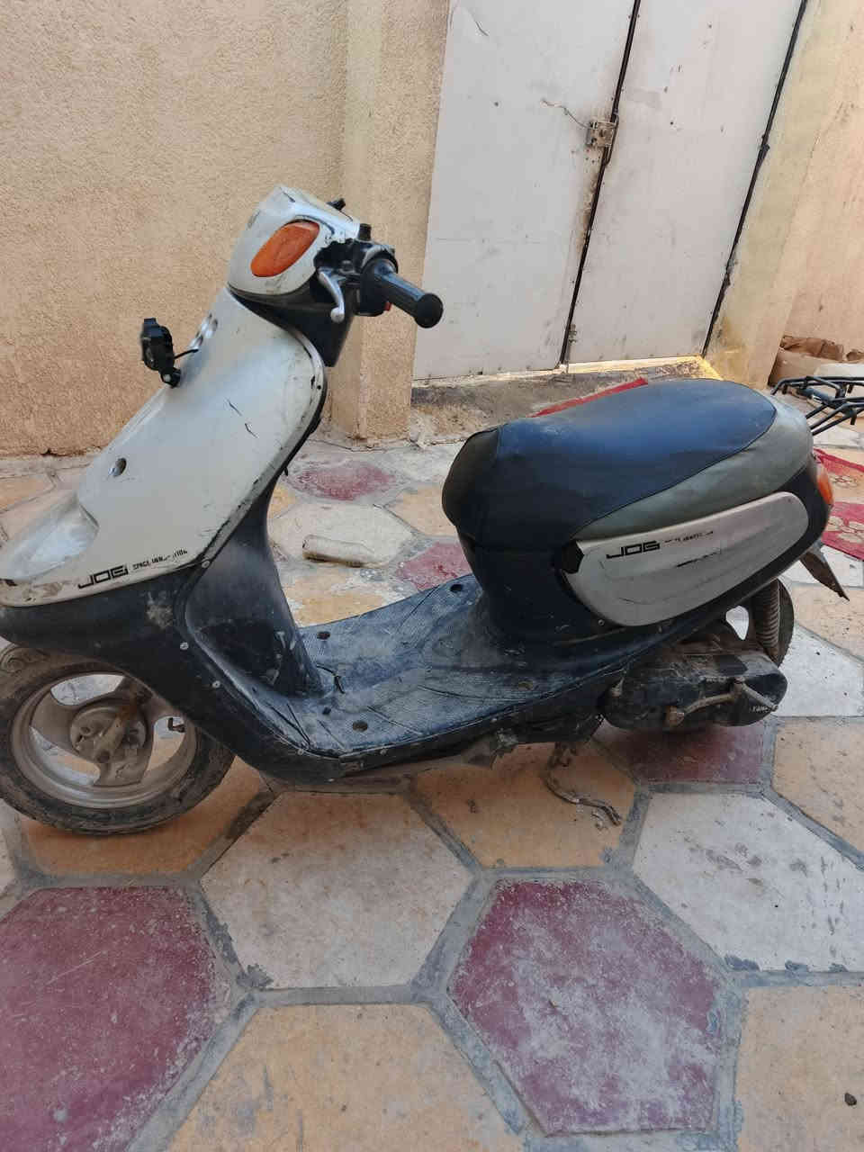 سلام عليكم دراجه للبيع عوزه بس كابريته دراجه كلشي مابيه بس كابريته عوزه مكاني ناصريه سديناويه  سعرا 150 ***********
