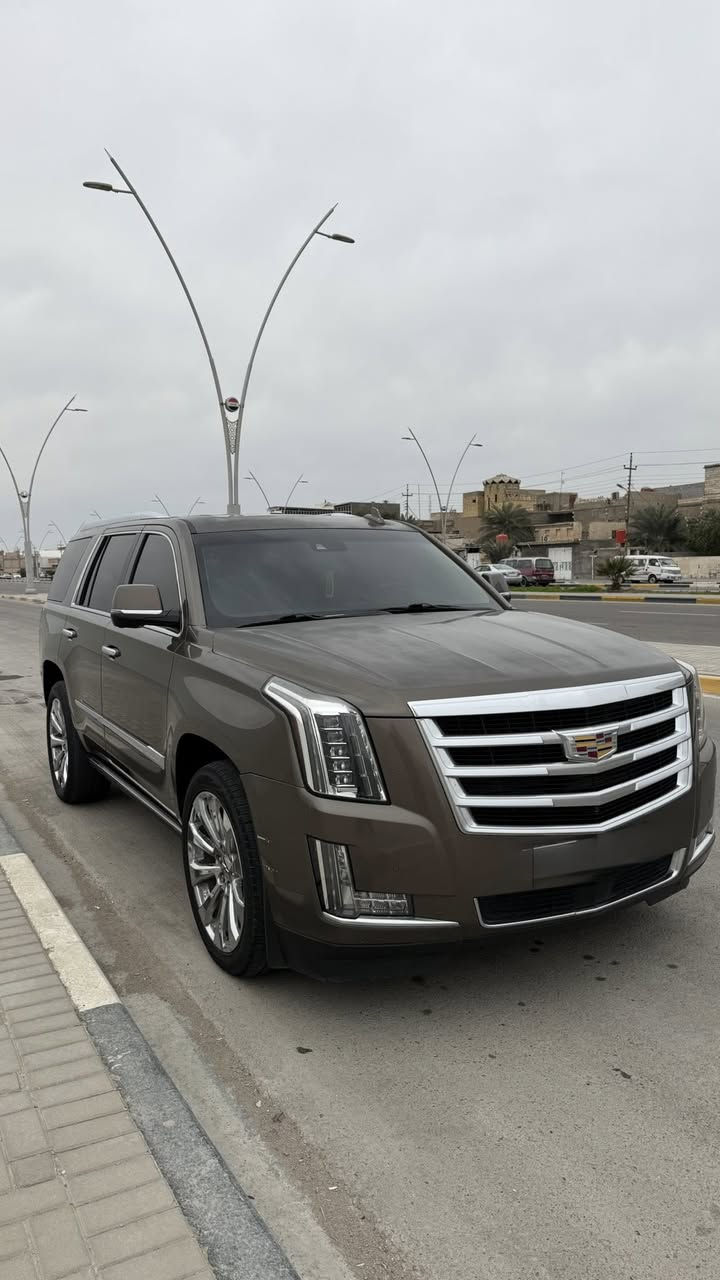 سلام عليكم كديلاك سكاليد موديل 15 فول موصفات اعلى فئة كفاله عامه السعر 175 وبيه مجال قليل رقم الهاتف ***********
