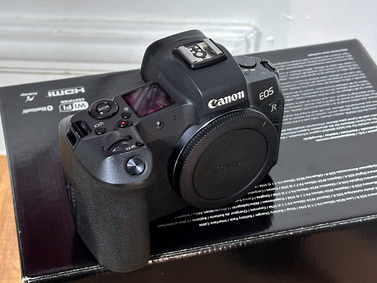 غراض تصوير للبيع
كاميرا Canon EOS R للبيع – نظيفة جدًا

كاميرا فل فريم احترافية، تصويرها قوي وواضح، مناسبة للصور والفيديو 👌 كت كامل

🔹 30 ميجابكسل مع عدسة 24-105 

🔹 تصوير 4K

🔹 فوكس سريع ودقيق (Dual Pixel)

🔹 شاشة متحركة ولمس

🔹 واي فاي + بلوتوث

🔹 ميحتاج احجي تكدر تكتب باليوتيوب وتعرف الموصفات 

� عدسة Sigma 85mm f/1.4 DG HSM Art (Canon EF) للبيع – احترافية

عدسة بورتريه قوية جدًا تعطي عزل خرافي وجودة حادة 🔥

🔹 فتحة عدسة 1.4 (عزل قوي جدًا)

🔹 مناسبة فل فريم

🔹 حدة عالية جدًا حتى على F1.4

🔹 بوكيه ناعم وجميل

🔹 فوكس سريع نظافة 95‎%‎

� عدسة Canon RF 50mm f/1.8 STM للبيع – خفيفة وقوية

عدسة مثالية للبورتريه والتصوير اليومي، تعطي عزل حلو وجودة ممتازة 👌

🔹 فتحة عدسة 1.8

🔹 خفيفة وسهلة الاستخدام

🔹 حدة ممتازة مقابل السعر

🔹 فوكس هادئ (STM) مناسب للفيديو

للتواصل على الخاص 

او مراسلة الواتساب ***********
