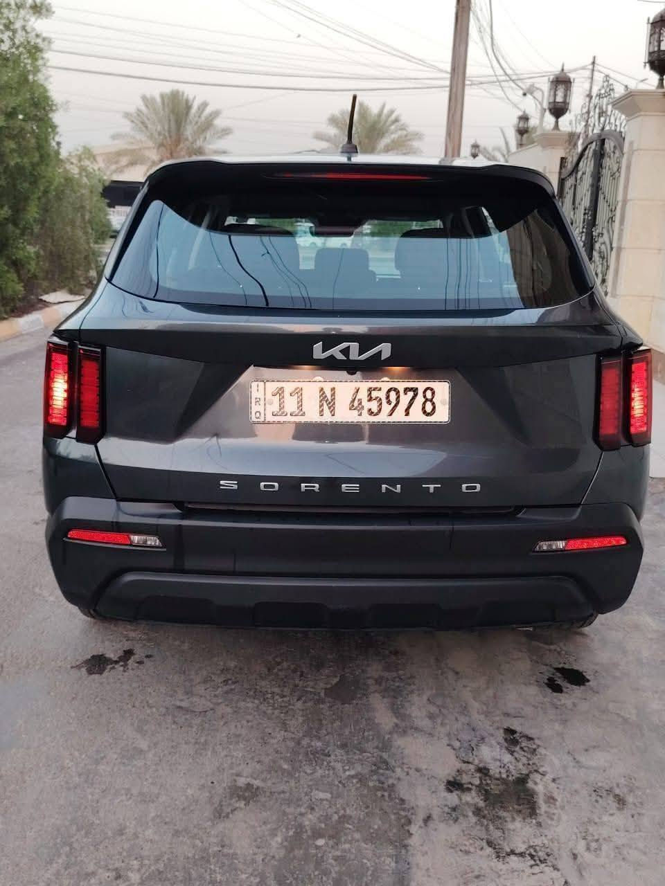 سورنتو موديل ٢٢ وارد أمريكي بدون ايرباك حادث بابين صفحة السايق رقم بغداد مواصفات عادية ماشية ٨٢ الف مكاني حي التجار شراي يتصل على ***********صور الحادث عارضه ٢١٨ ورقة وبيه مجال
