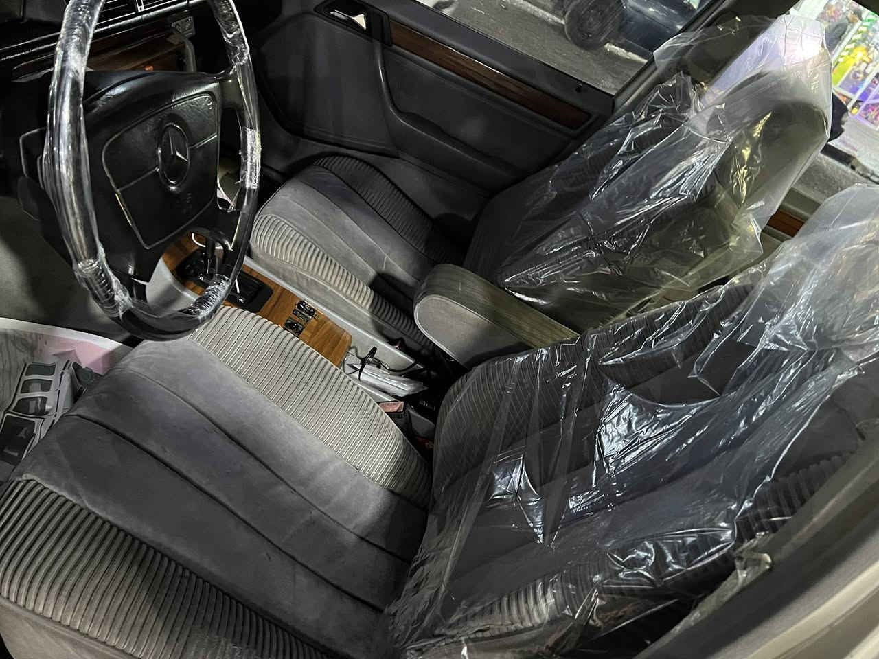 مارسدس دب موديل 87 محدث 91 محرك 3000 vvt رقم اربيل سنويه جديده وفحص جديد بطاقة بانزين موجودة قواعد مكفوله لا خياس ولا صبغ تبريد❄️ مكان كركوك 
السعر 60 
***********
