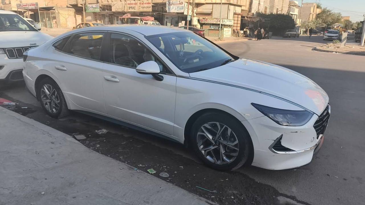 يالله سوناته اللبيع موديل 20 سونار مع صور 
ستلام شركه باقي عليها اقل سنه صير حره الك 
مني وكاله وتحويل سياره خير من الله جديده 
عله وضع شركه سعر 140 مجال قليل حك جيه مكانها 
بغداد ‏اتصل ودلل ‪***********‬‏
