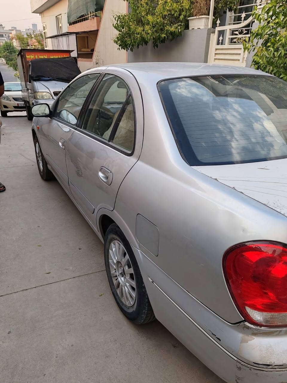 سەرتا بەناو خوای گەورە 
نیسان سەنی مۆدێل 2009 مەکینە ڕەشی سۆپەر 
4تای لۆک ویل کەپ 
کەلەو کۆنتڕۆڵ ئاوێنە کارەبا ناو زەرد سەنەوی بەسر چووە 
پێشوو پشت کەپسە  پێشی تازە داگیراوە ماڵی دۆستە یەک دینار مەسرفی نیە ناوازەیە لە جوانیو پاکی بەستێک بۆیاخی هەیە سەیارەک کاڵبونەوی سەقفی نیە سیعر 89گەڵا مەجالیکی دۆستانە*********** حلبجة, السليمانية
