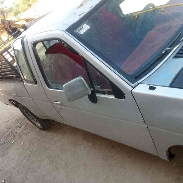 نسيان ٩٣ رقم مثنى سنويه نافذه ابيع صافيه
محرك ونجي او تماتيك بيها عيب شرعي لحيم بالشاصي ومرات قليله بك يأخر مراوس او بيع
 ٢٥ ورقه وبيه مجال ***********
