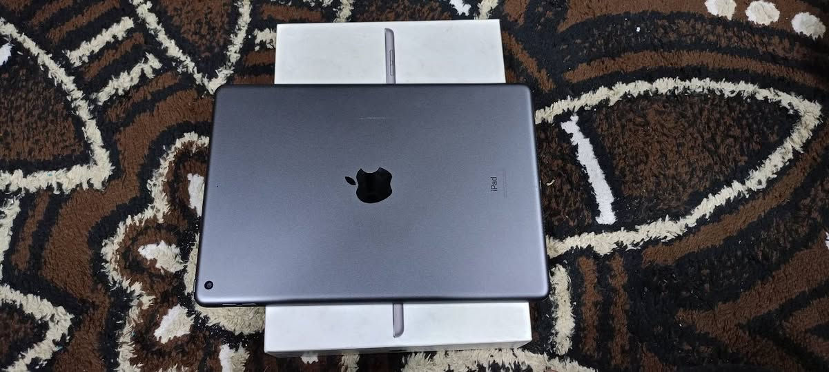 السلام عليكم 
ايباد للبيع 
ذاكرة 64
بطاريه 75 
الجهاز ما مفتوح ولا بيه جلخ 
نضافة 100/100
السعر 250 وبيه مجال 
التواصل 
***********
