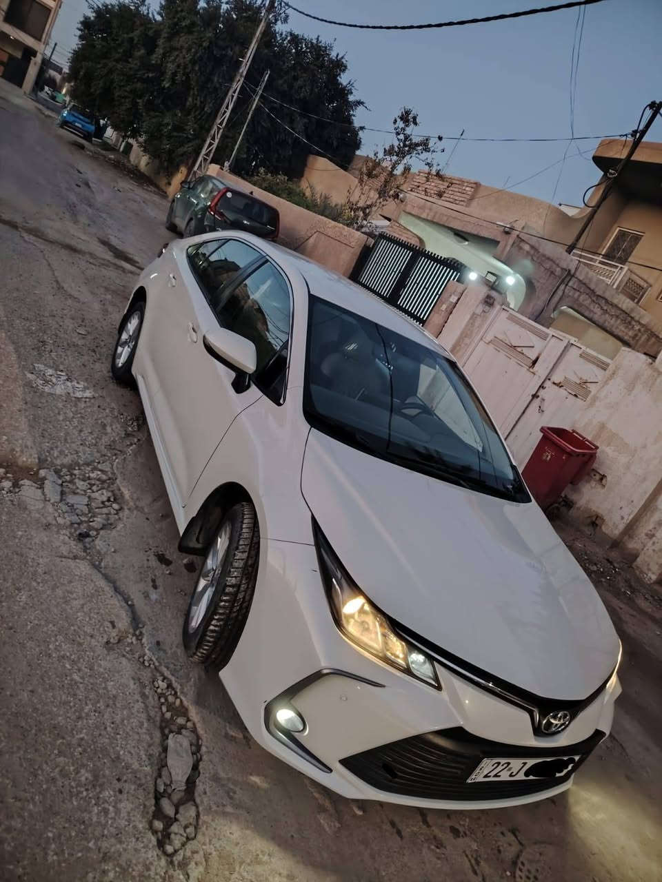 سلام عليكم
▪︎كورلا خليجي ساز 2021  رقم اربيل الدولي
▪︎كفالة عامة السيارة عدا خدش بسيط جدا بالبنيد ورصعة خفيفة جدا بالباب خلف السائق
▪︎ماشية 102 الف كيلو
▪︎محرك 1.8
▪︎كير محرك حدادية تبريد كفالة 
▪︎باتري جديد/تخم تاير جديد
▫️السيارة للمراوس مع كورلا هايبرد 2024/2025 شكل الخليجي
🔴***********/واتساب واتصال
