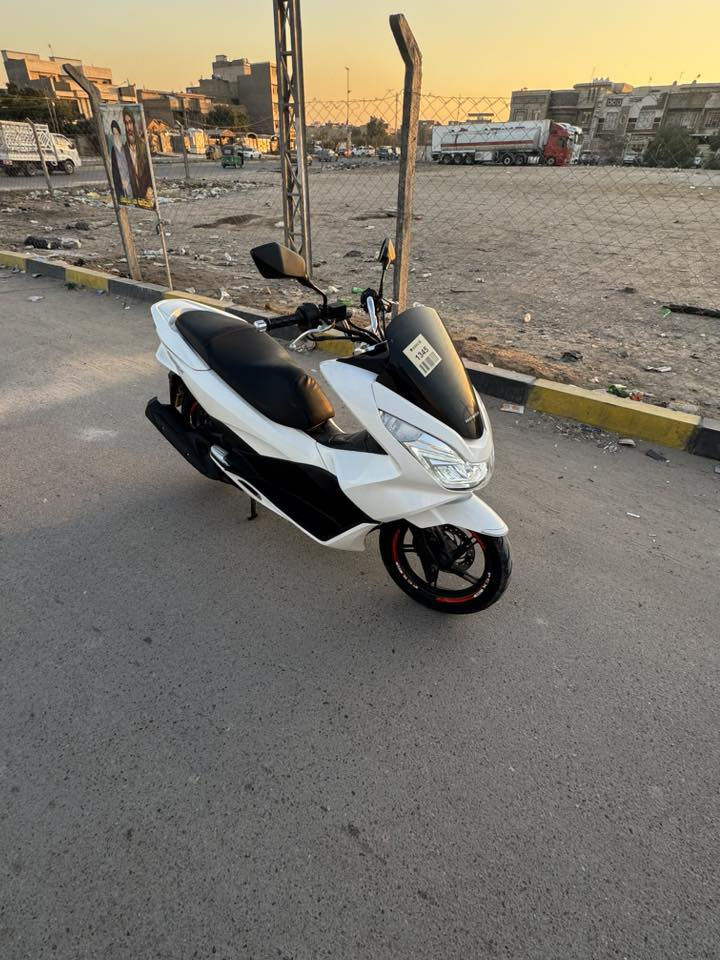 السلام عليكم للبيع بيسي اكس جيل الثاني ياباني دراجة بحالة الوكالة ماشية 23 الف مكينتهة كلش كلش حلوة وناعمة طستهة حلوة كفراتهة نضيفة موصفات حساس اي بي إس وحساس ستان دراجة تتعب تكول جديدة واوراقهة كاملة كلهة بلادية  سعرهة مليونين / و 150 الف 2150 وبيهة مجال  العنوان بغداد البلديات الرقم ***********
