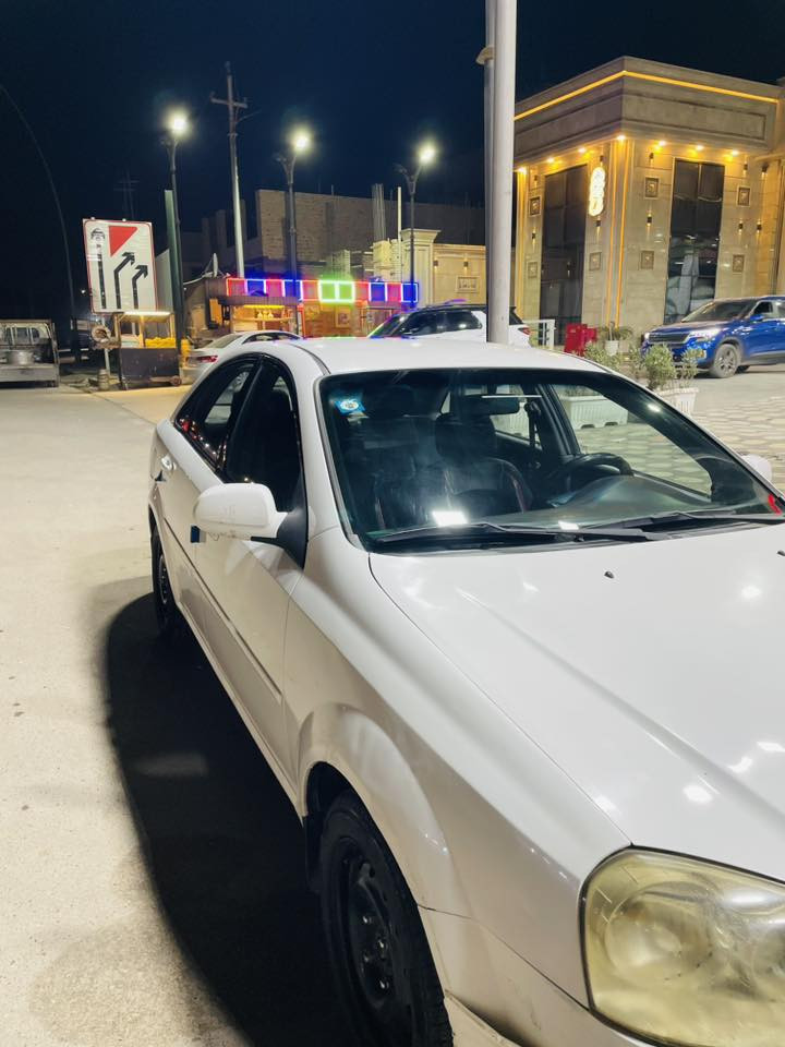 السلام عليكم 
سياره اوبترا لبيع مديل 2011 
رقم بغداد ب اسمي تحويل ثاني يوم 
السياره بيها رصعات ماعدا چاملغ الأيسر
بيه عل كد شبر حار موجود بلصوره 
والباقي مكفول دواخلها كلها نضيفه تبريد شغال
والسياره خير من الله 
سعر. 70 ورقه  وبيها مجال حگ الجيه 
عنوان بغداد بلديات 
رقم ***********
