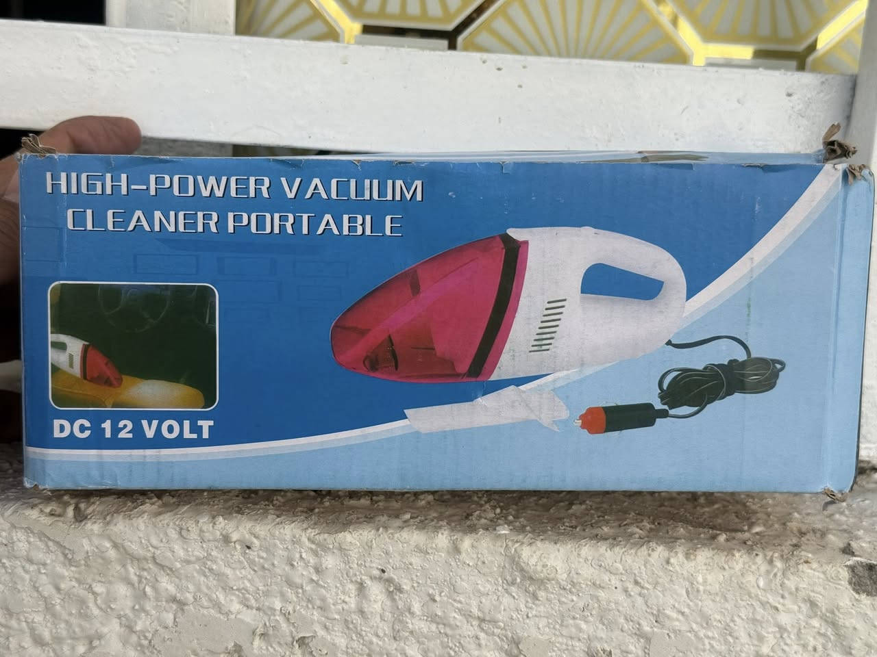 مكنسه كهربائيه تنشد عل جداحه مال سياره ونشره ٤قطع هم مال سياره وهاي قاعده تخلي بيهن رقمك جديد غير مستخدم ***********
