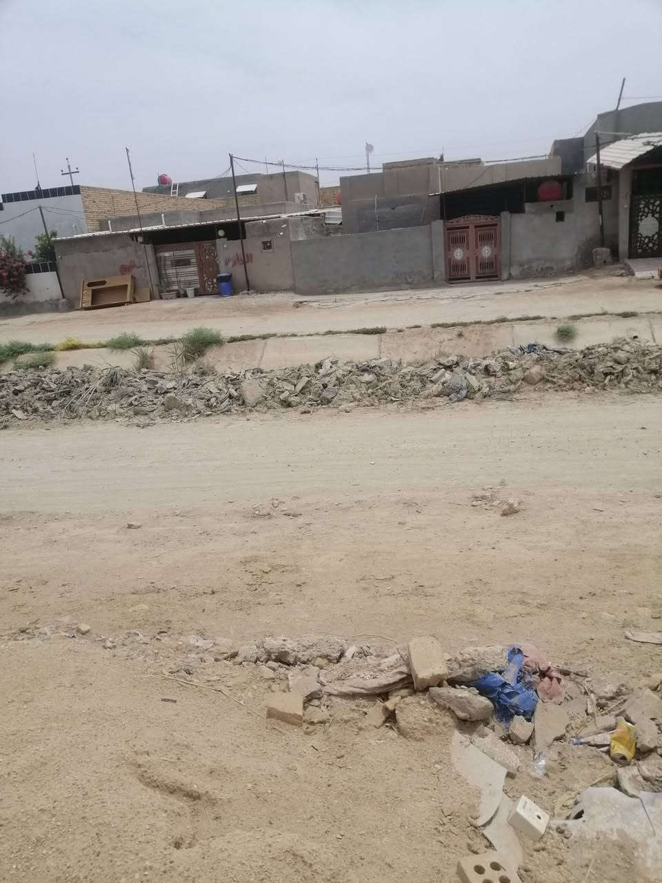 #هيكل زراعي 300متر للبيع طابقين طابوق جمهوري سقف كونكريت وأساس كونكريت وياه شبابيك وبيبان الطابق الارضي داگين واير الكهرباء عوزه(لبخ وارضيه وسيراميك وكهرباء وماي)
#هيكل زراعي 300متر للبيع طابقين طابوق جمهوري سقف كونكريت وأساس كونكريت وياه شبابيك وبيبان الطابق الارضي داگين واير الكهرباء عوزه(لبخ وارضيه وسيراميك وكهرباء وماي)
الطابق الارضي غرفتين ومطبخ وصاله واستقبال وحمام داخلي ومجمع صحي خارجي
الطابق الثاني غرفتين كبيره وصغيره وصاله وحمام
للأستفسار #مراسلة الصفحة
أو #الاتصال على ***********
***********

