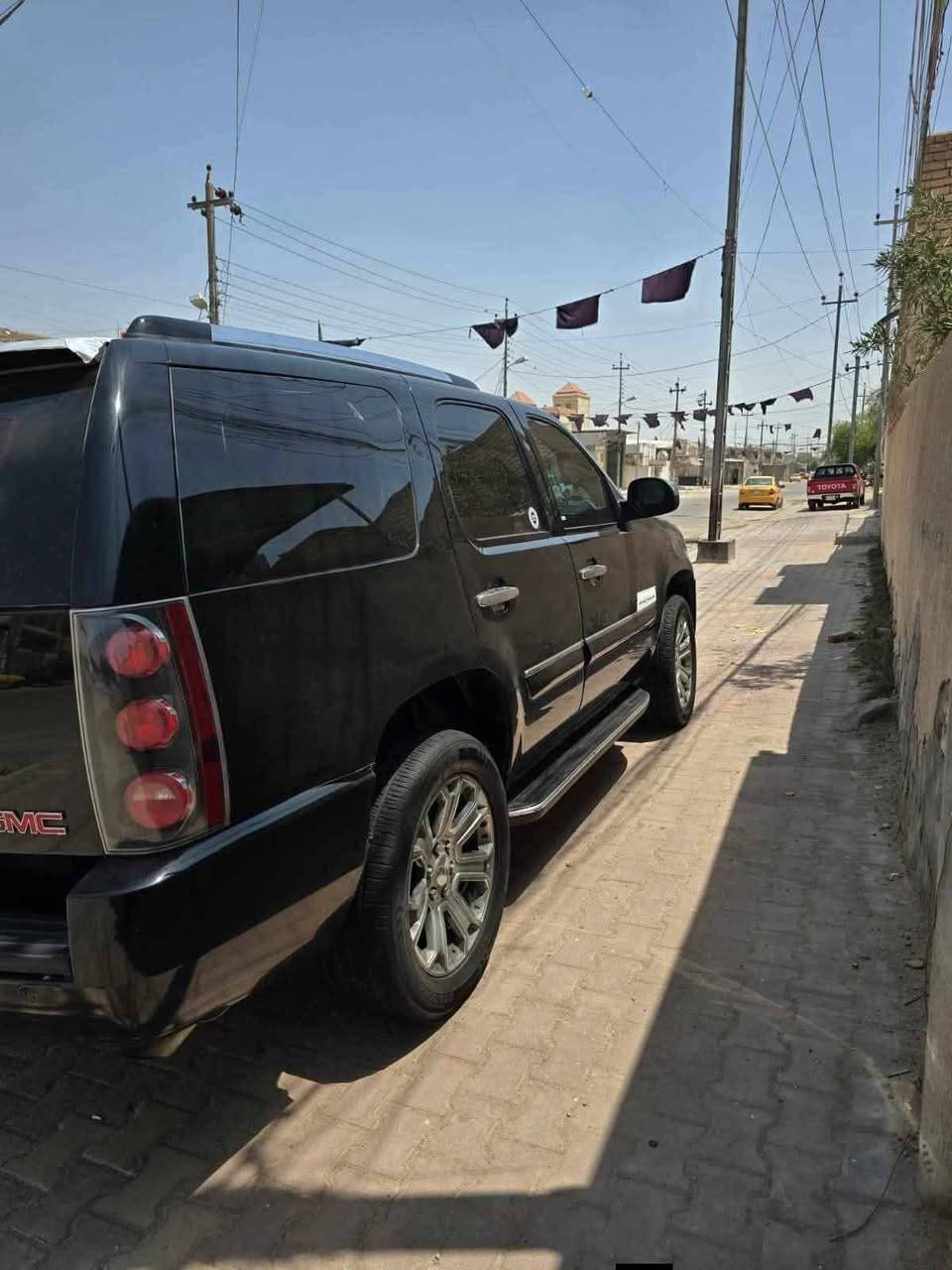 السلام عليكم 
سياره جمسي دنلي موديل 2010 فول موصفات
كير مكينه خير من الله 
سيارة خليجيه داخل عسلي
كصه قماره فقط
متوئمه وكامله
اتصال واتساب
وترهم مراوس حسب القناعه
***********
