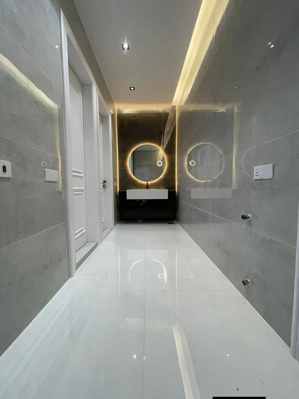 ***********   بیت للبیع كلش حلو مكان راقي خدمات كامل 200متر شارع 15 قریب شارع عام سوق مدارس عربي منطقه رابرین زانكو     
طابیقن 4غرف نوم بیها  
خـــانوو بۆ فرۆشتن لە ســلێمانی-( گەرەکی زانکۆ) 
ڕووبەری(200)مەترە
لەسەر شەقامی 15مەتری
دوو نهۆمە 
پێکهاتووە لە:
نهۆمی یەکەم: ***********  
 میوان,هۆڵ،  چێشتخــانە، 1ژووری نووستن ، مشتملات 
نهۆمی دووەم:  هۆڵ  ، 3ژووری نووستن ، مشتملات
