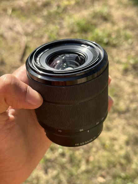 السلام عليكم 
عدسة سوني 28-70
الفتحة متغيرة 
النضافة مثل مموضح بالصور 95‎%‎ 
مراوس بعدسة 50mm سوني
او للبيع 
السعر :325 الف 
المكان :بغداد
الرقم: *********** واتساب او اتصال
