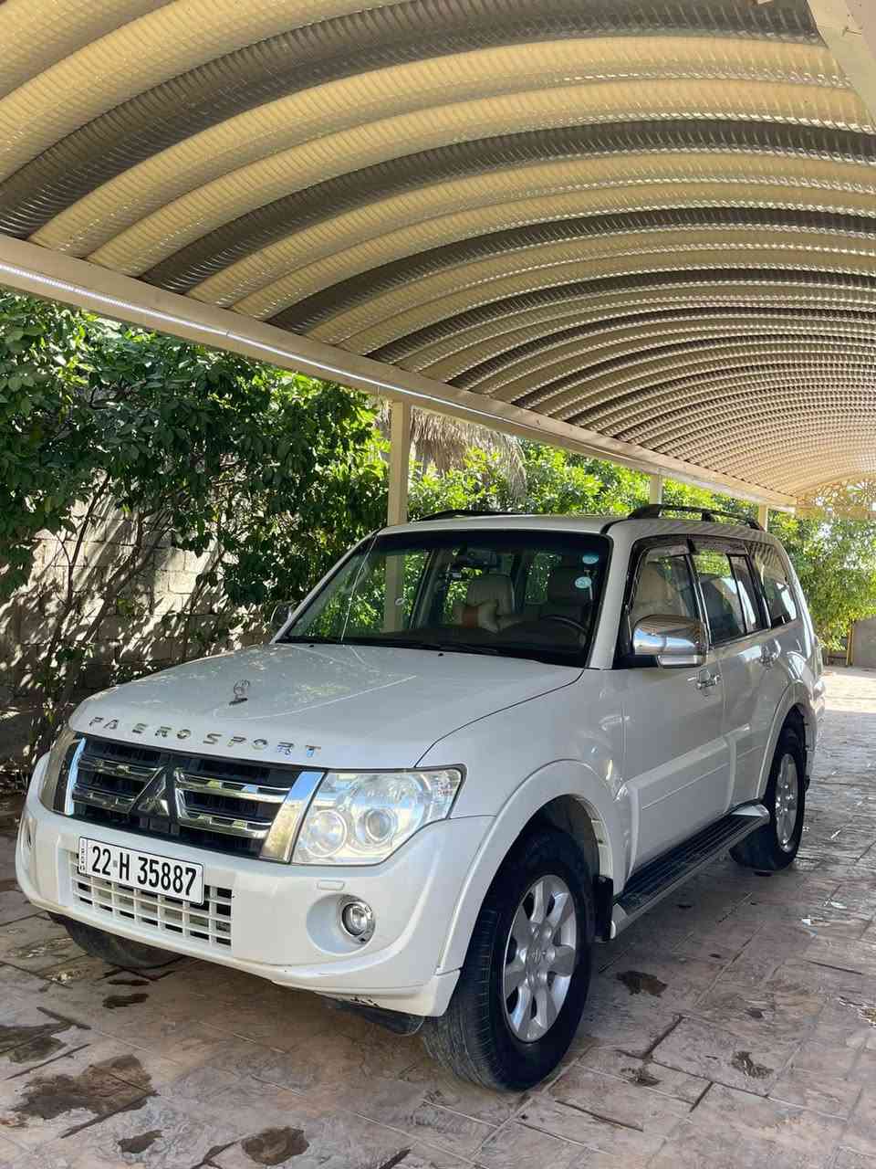 باجيرو حبتور
موديل 2014 وارد خليجي

 المحرك 3500 . 6 
سلندر
 ماشية 165 الف . .
 رقم اربيل  حديث.  بأسمي تحويل على طول المواصفات . تحكم ستيرن . تبريد 3 قطع فول  ثلاجه . شاشه كبيرة . كامرة خلفيه . حساس بگ . مرايات شفط . مرايات كهرباء سلايت روف ( فتحه سقف بنوراما ) . مثبت سرعه كروز . ثلاجه .7 راكب .انارة زنون عالي وناصي وبلوجكتر . .كشنات تحكم كهرباء السايق والبصف السايق. جام كهربائي وجامه السايق اوتو . قفل الابواب والنوافذ تحكم جهة السايق . بلوجكتر ضبابي خلفي .الفئه GLS .
.مانع تزحلق . فتح واقفال الابواب والمري شفط عن بعد . نضام ازاله الضباب اثناء المطر . مضخه ماء خلفيه . المكان بغداد .   السيارة مسويلها ادامه . محرك جاهز . مبدل بلكات ومنضف نوزلات . ودهنها لكي مولي الالماني . مبدل تخم تاير قبل شهر كير ومحرك وحداديه وكهربائيات جاهزة من كلشي خير من الله  تبريد ثلج بيها فقط تبديل صندوق الباقي كفاله عامة من الصبغ والتبديل شرط الفحص
سعرها160$ وبيها مجال بسيط للطيبين 

***********
بغداد التاجي
