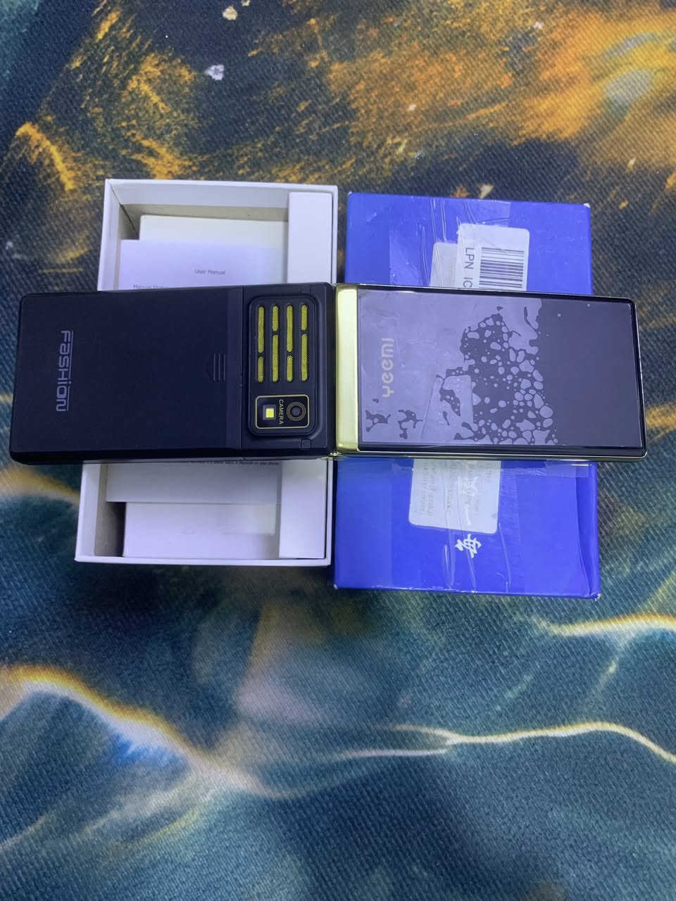 تلفون دفتري 4 سم كارت .
سعر 25 الف 
***********
