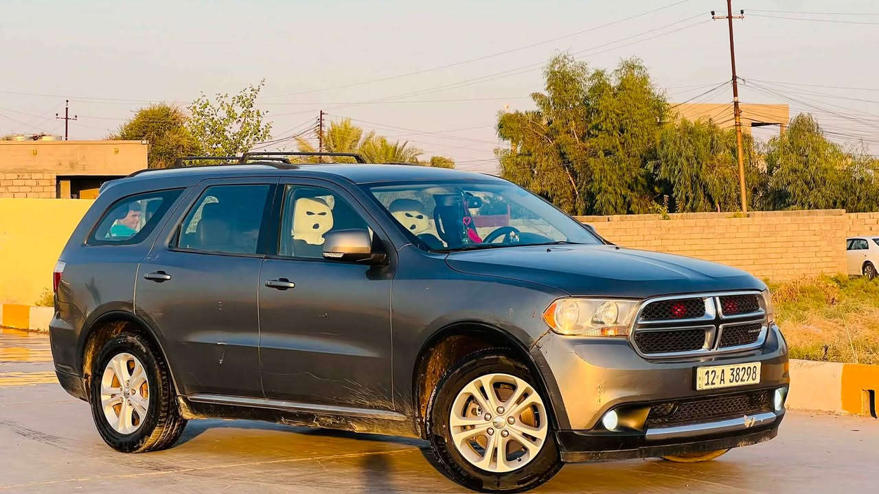 السلام عليكم
DODGE دورنگو
موديل 2011 
لون فيلي 
تدفئه تبريد 
سياره جاهزه وجديده 
ما مشتغله خط 
فول مواصفات عدا فتحة السقف
محرك 3600 
للاستفسار ***********
يرهم مراوس كامري 
حسب القناعه 
السعر 170 وبيها مجال💵
