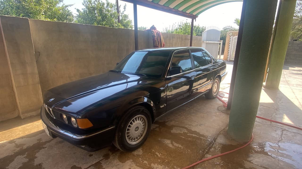 السلام عليكم بي ام دبليو موديل 1992لون اسود غير محدد الحجم 735السياره رقم صلاح الدين الرقم حولته دولي هزه جديده صار سبوع من حولتها سنويه لل2031السياره كير محرك شرط لا تنقيص ولا تبخير مكينه بلاديهً كير جديد السياره صدرها تعبان وتريد شغلات بسيطه بل غرفه وتريد ترايش باب ايسر وجاملغ بيها ضربه سطحيه ومصلحه موضحه كدامكم الضربه السعر 30بيها مجال رقمي ***********
