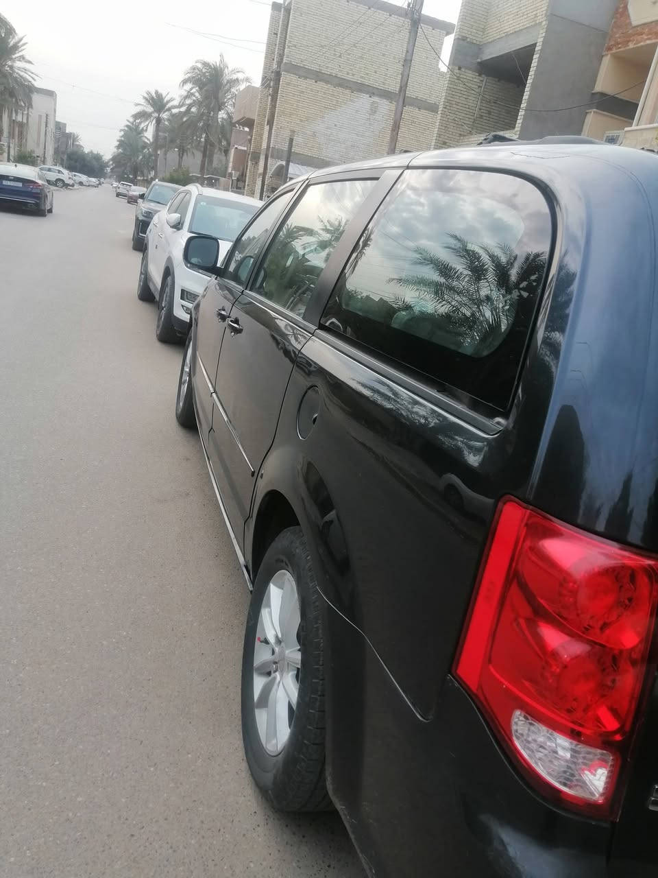 السلام وعليكم صل على الحبيب المصطفى. دوج كرفان ٢٠١٤. فول بوب كهرباء وصندوك كهرباء محرك وكير وتبريد جيد جدا صدر وحداديه كوله نظيفه شاشه وكامره خلفيه وكامره أماميه  كشنات بلع وتبريد   ٣ قطع رقم بغداد وبسمنه حادثه جانبي جاملغ ولباب الاماميه الأيمن بيه كلير تقريبا اربع قطع بدون دواخل  مكاني العامريه الاتصال ***********  السعر ١٣٠ وبيه مجال
