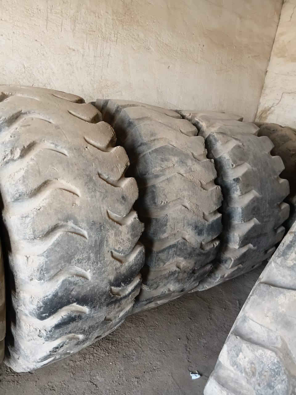 السلام عليكم البيع تايرات الحجم 20 5 25  و 23 5 25  و.
17 5 25 الجديد ول مستعمل نضيف الستفسار عله الرقم ***********  🌎  ***********
