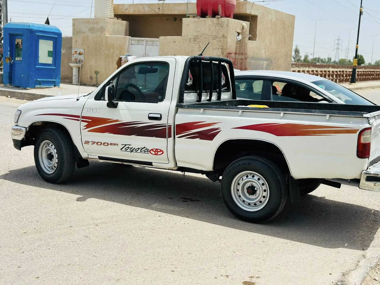 ياالله سلام عليكم للبيع تك 2004 رقم كربلاء دولي تحويل مباشر تخم تاير جديد حداده جديده مكينه وكير بل كارتون كهربائيات كلها شغاله سياره مال جناي وبل عافيه عل ياخذها 
مكاني ذي قار قضاء الرفاعي السعر 68 وبيها مجال بصيط كلش شراي نتصل *********** آسيه ***********
