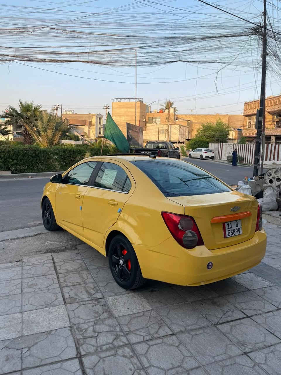 سلام عليكم سونك موديل 2014 مصفره هيئه وغرامات تحولي ثاني يوم السياره جديده كيره ومكينه كفاله حادث جاملغ امامي الايمن بدون ايرباك السياره بأسمي السعر 60 وبيها مجال العنوان بغداد رقم الهاتف ***********
