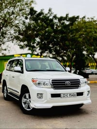 لاندكروز بريم • ٦ سلندر • ٨٧ الف