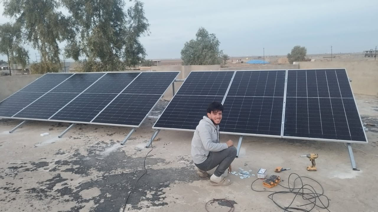 تم بفضل الله تجهيز وتنصيب  منظومة طاقة شمسية
#لمنزل السيد(#حوم_خضر )
#ناحية_الرياض_الحناني
مكونات المنظومة:
🔵الواح جينكو 620 واط عدد 7
🔵 بطارية 15 كيلوواط ماركة ptt
 🔵انفيرتر  5.6 كيلوواط ماركة Srne الغنية عن التعريف

مكتب هاني شاكر السلطان للطاقة الشمسية 
الحويجة #ناحية الرياض
هاني   ***********
ظافر ‏ ‪0780 680 4046‬‏
رعد ‏  ‪0782 496 9996‬‏
