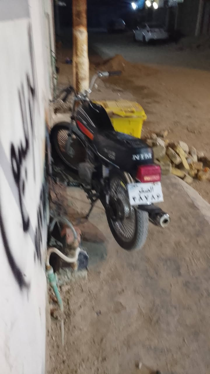 اربعه كير للبيع (كلك كلك) الدراجه نضيفه بس عوزه غسله الدراجه كلشي ما عايزه بس عندك بنجر التاير الكدام بيه خيط بخار
سعره (200)وبيه مجال قليل مكاني نجف مقابيل قريه الغدير 
***********
