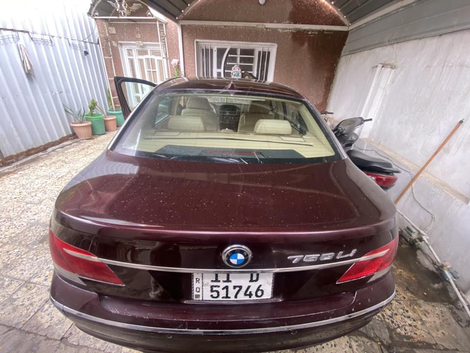 اللهم صلي على محمد وآل محمد
باخرة 750Li موديل 2006  باب طويل وارد امريكي كلين بدون ضرر (فقط طخة بهلال الجاملغ الخلفي الايمن)
رقم بغداد انكليزي مصبوغة عام جمالية سيارة جاهزة
كرهبائيات ع البلاد صدر امامي خلفي جديد
غرفتها يرادلها ترتيب وبيها لاستيك ولف
اي عطل بيها غير اللي ذكرتة ينزل من سعرها

سعر 112 ورقة وبيها مجال مكانها بغداد

***********
