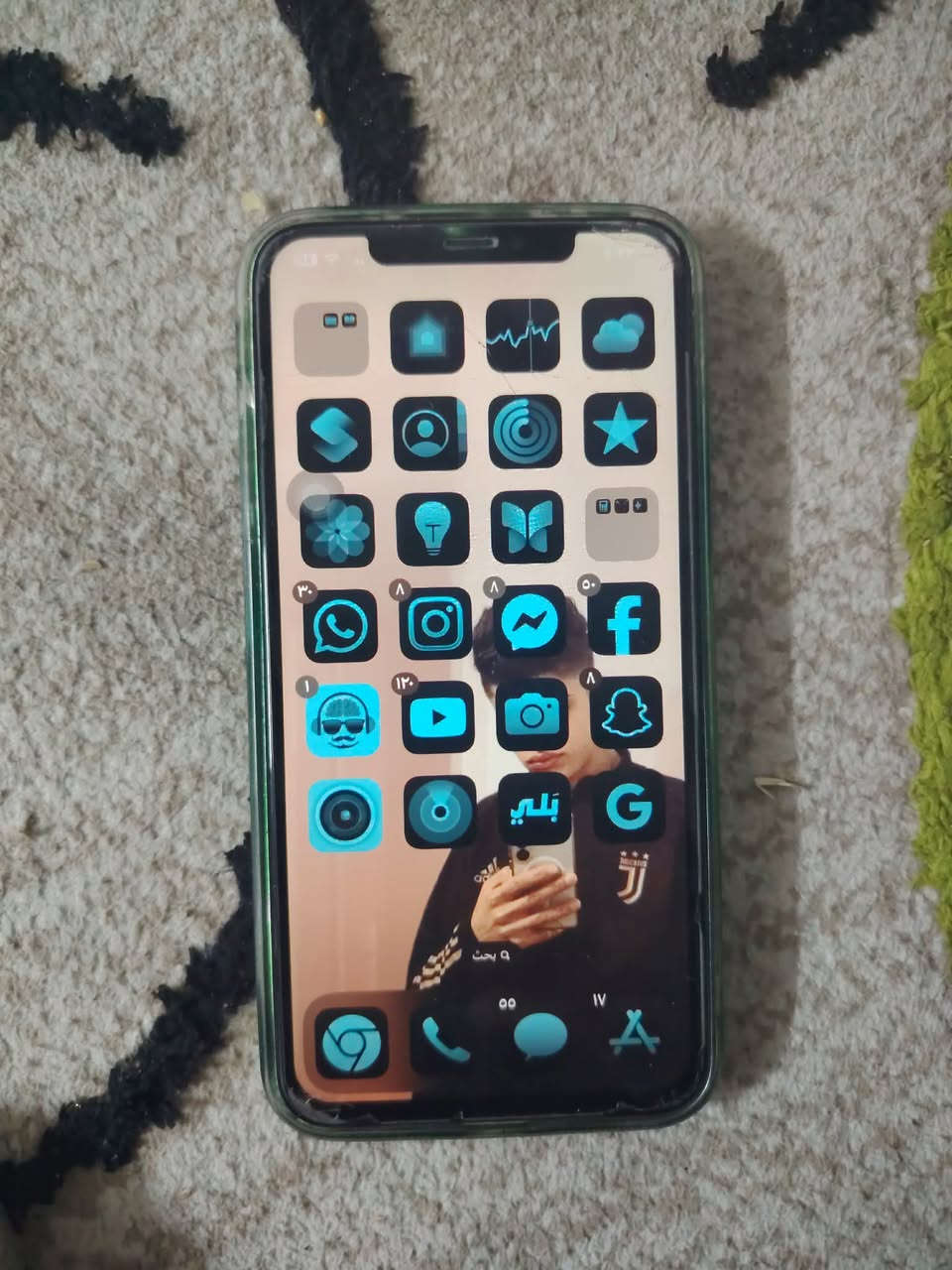 سلام عليكم ايفون اكس ماكس اضرار مثل ماموضح بالصوره ابدل الضهر قبل لا تشتري اذا تريد جهاز نضيف بطاريه ١٠٠مبدله سعره ٢٠٠وبي مجال بسيط ***********
